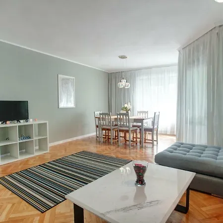 Spacious Flat Close To The American Embassy *