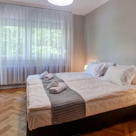 Spacious Flat Close To The American Embassy *